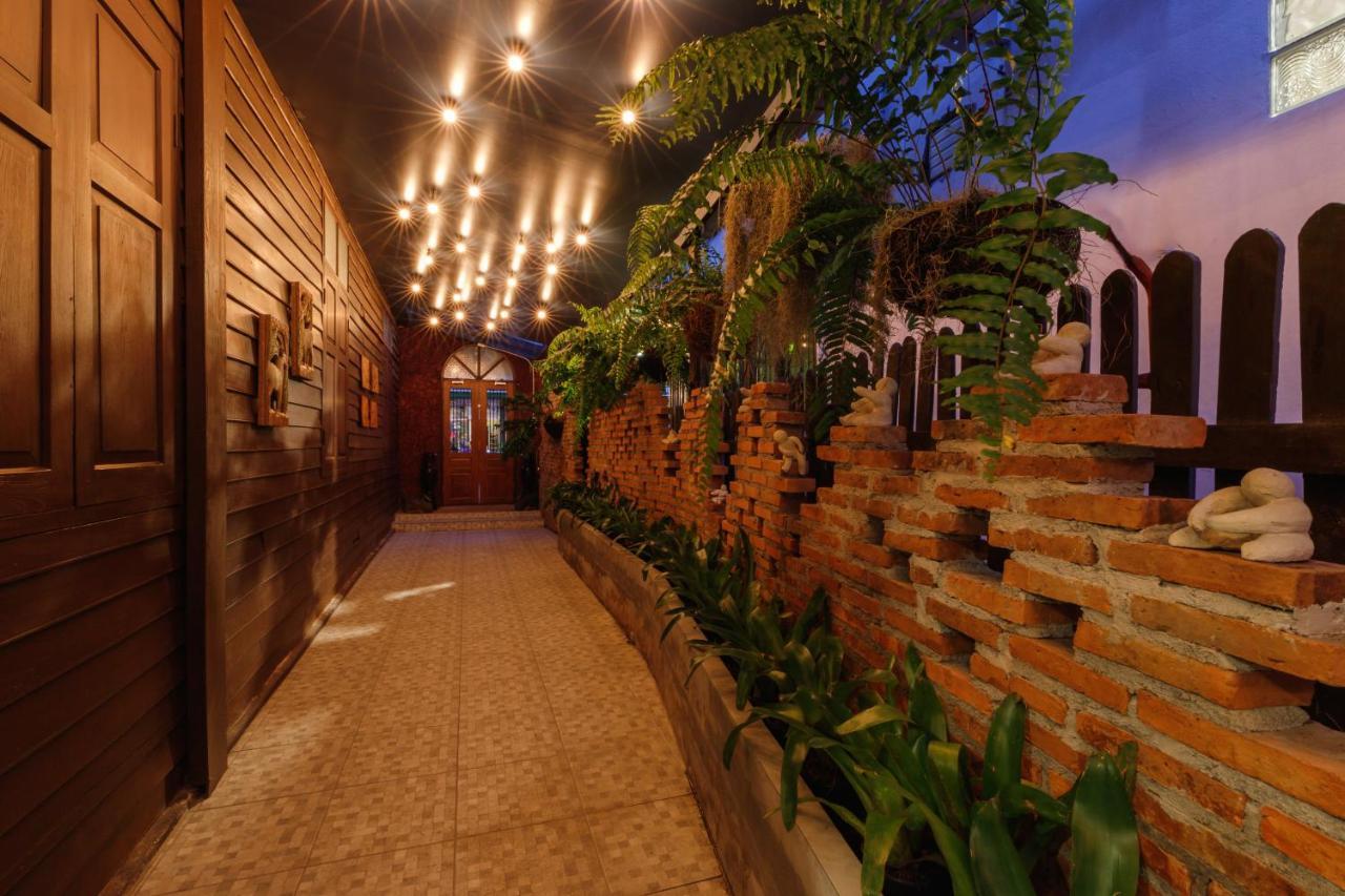 Ilili House Ostello Chiang Mai Esterno foto